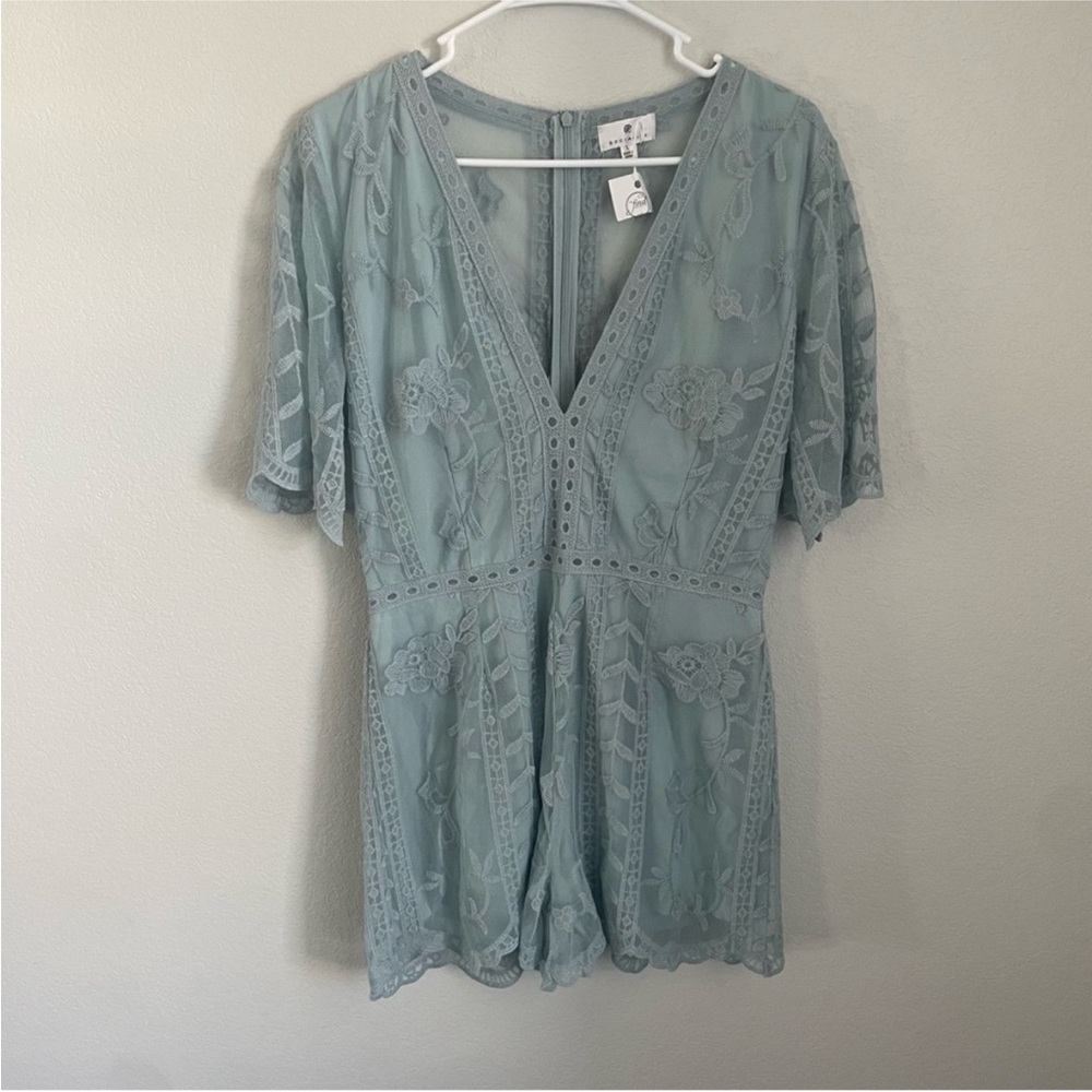NWT Socialite Women’s Lace Romper in Mint Green - Picture 3 of 4